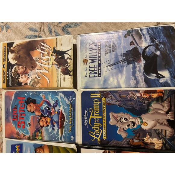Vtg VHS kids/fam movie bundle(8) Old yeller Lilo stitch Emperor New Groove more - Picture 3 of 4